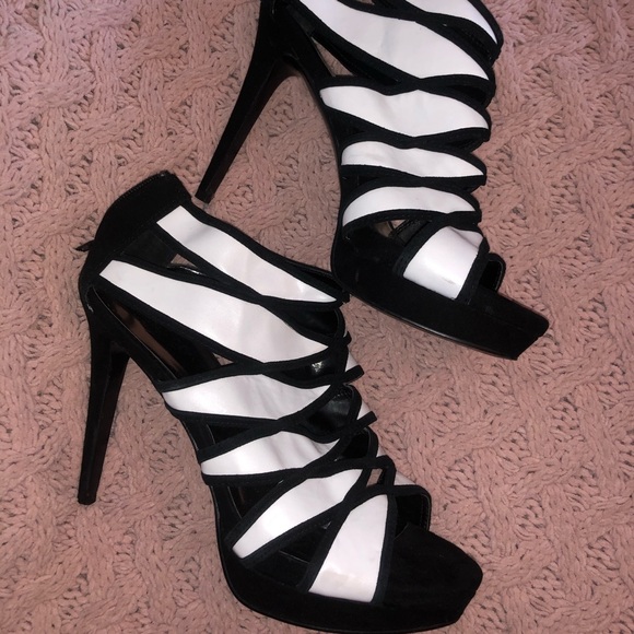 Black & White Heels - Picture 2 of 4